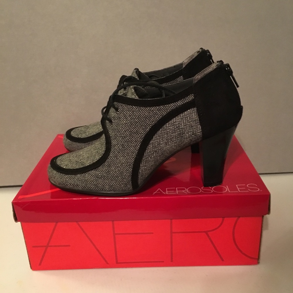 AEROSOLES   FABRIC SHOES